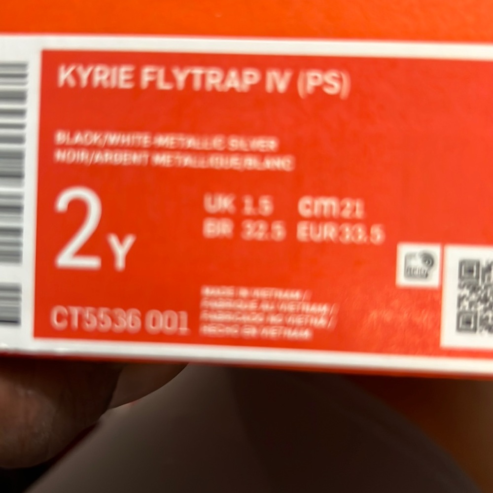 Kyrie Flytrap lV (PS)